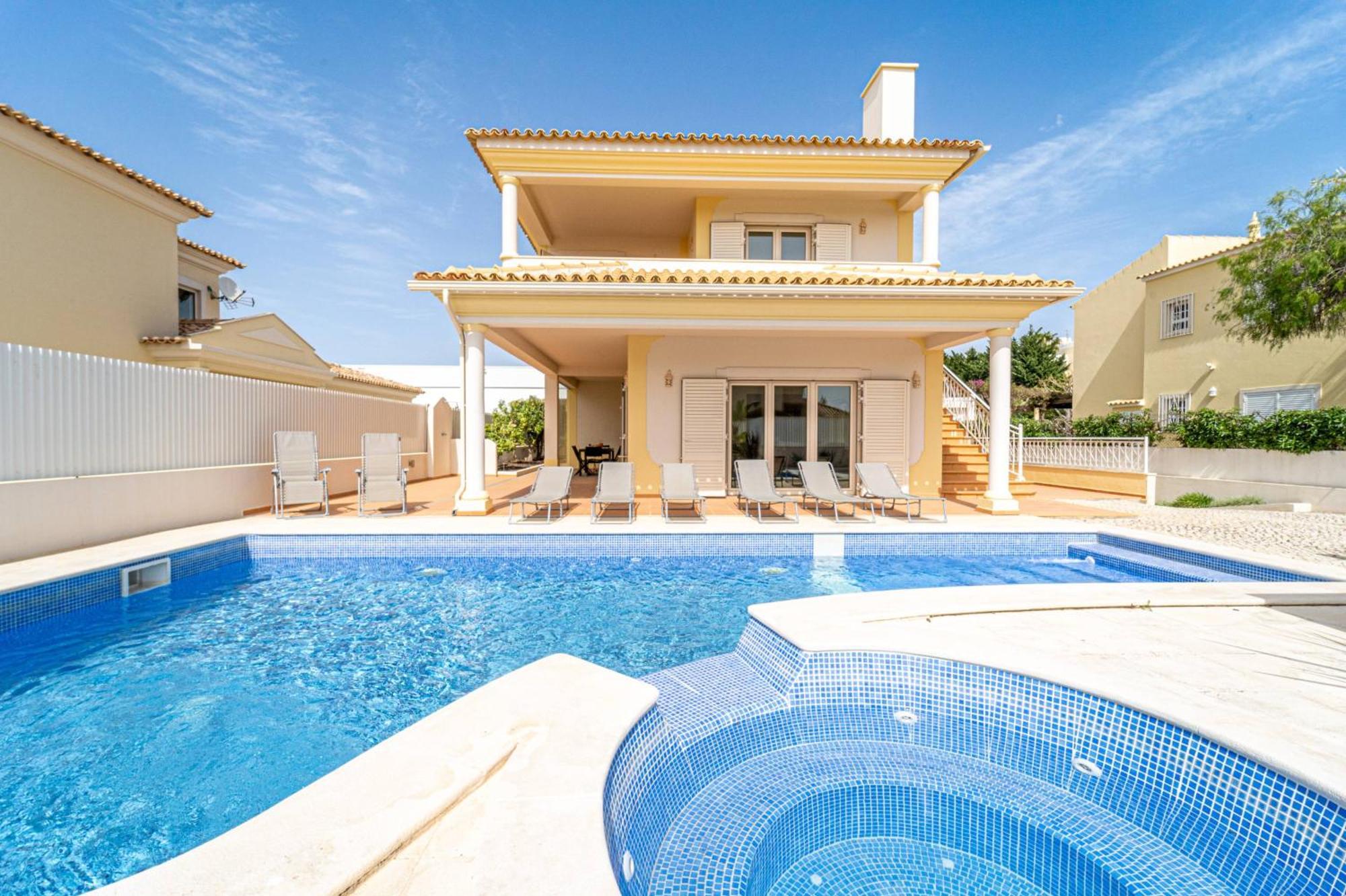 Villa Ribeiro By Hellovacations อัลบูเฟรา ภายนอก รูปภาพ