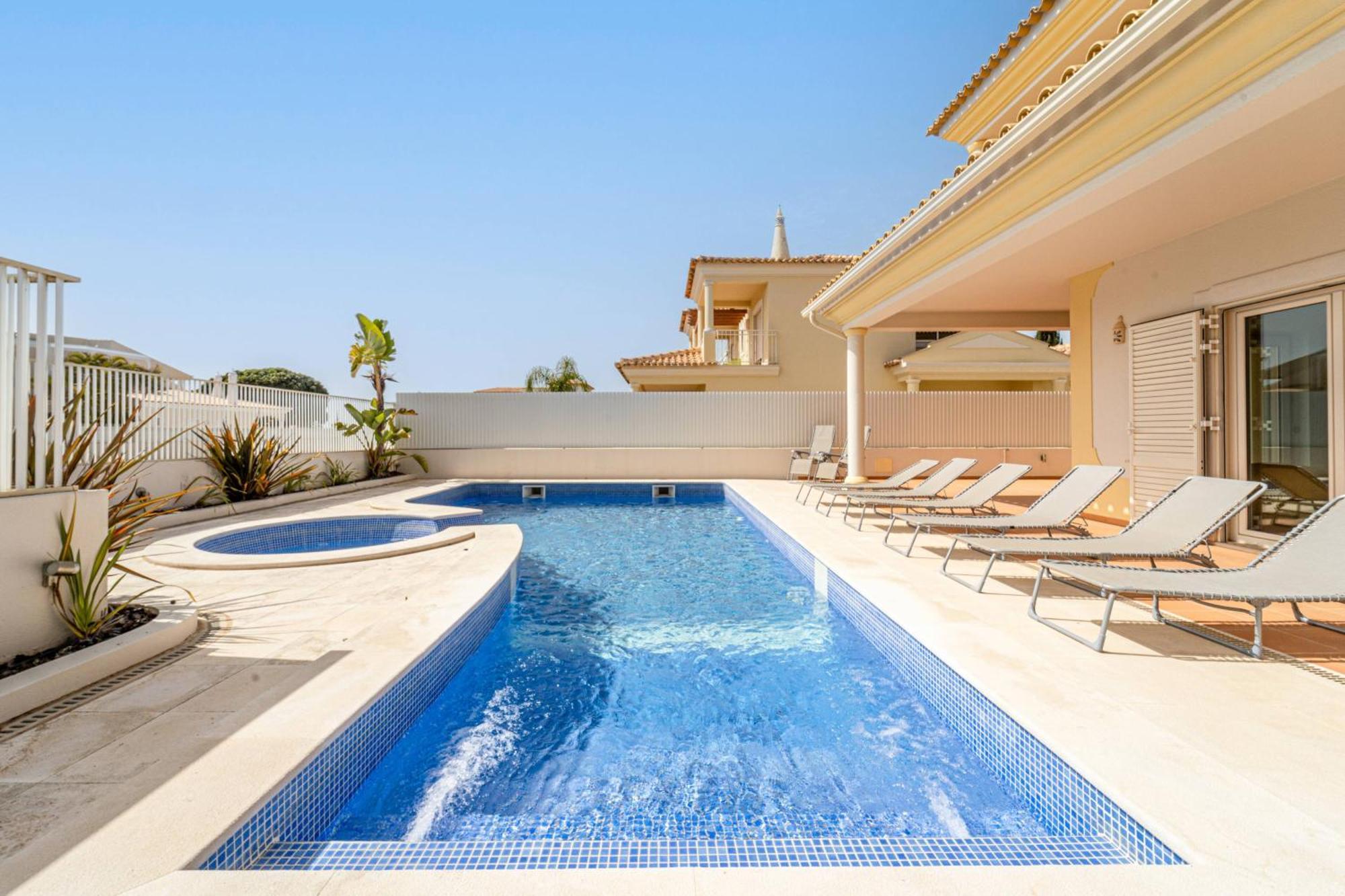 Villa Ribeiro By Hellovacations อัลบูเฟรา ภายนอก รูปภาพ