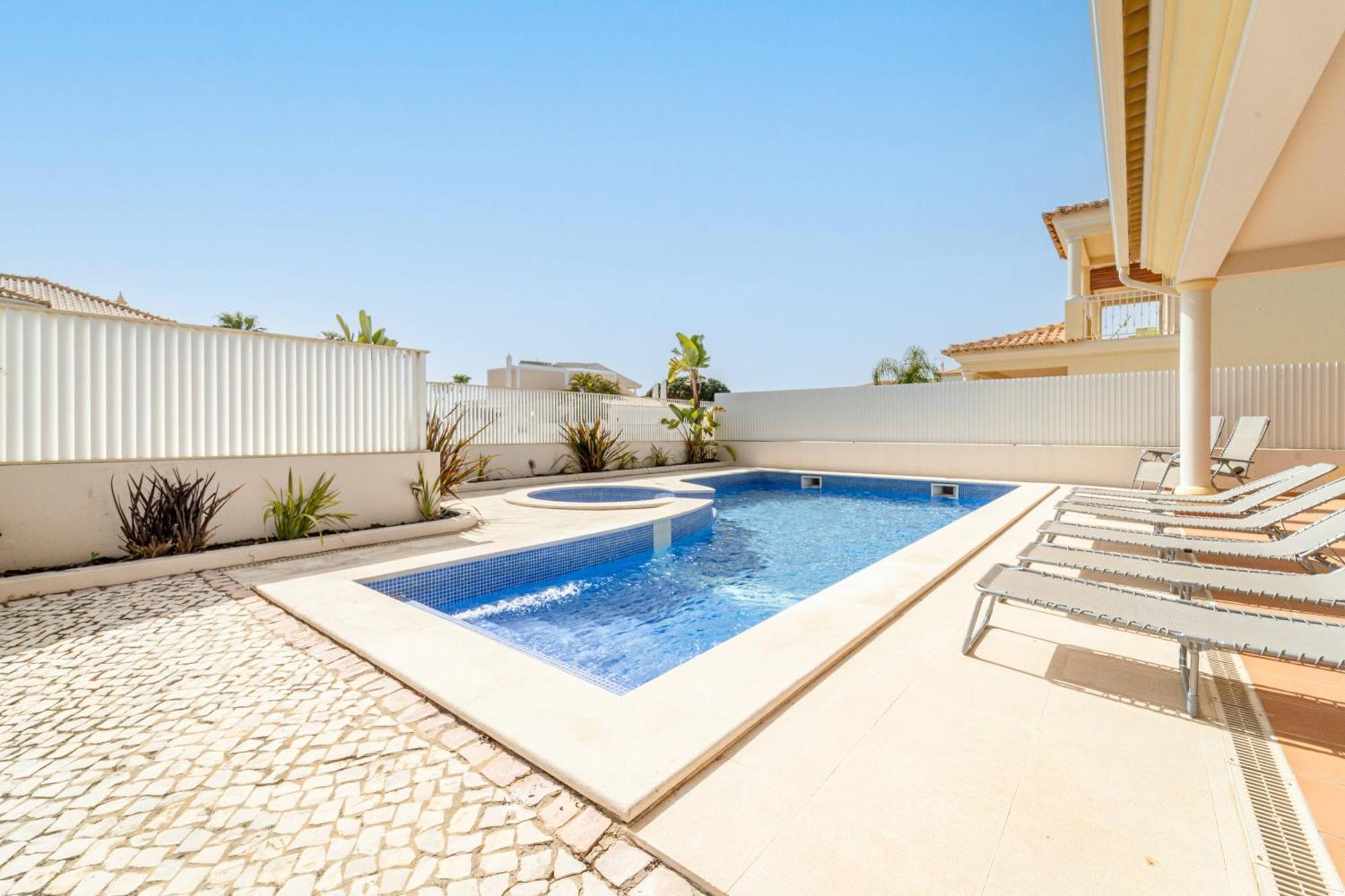 Villa Ribeiro By Hellovacations อัลบูเฟรา ภายนอก รูปภาพ